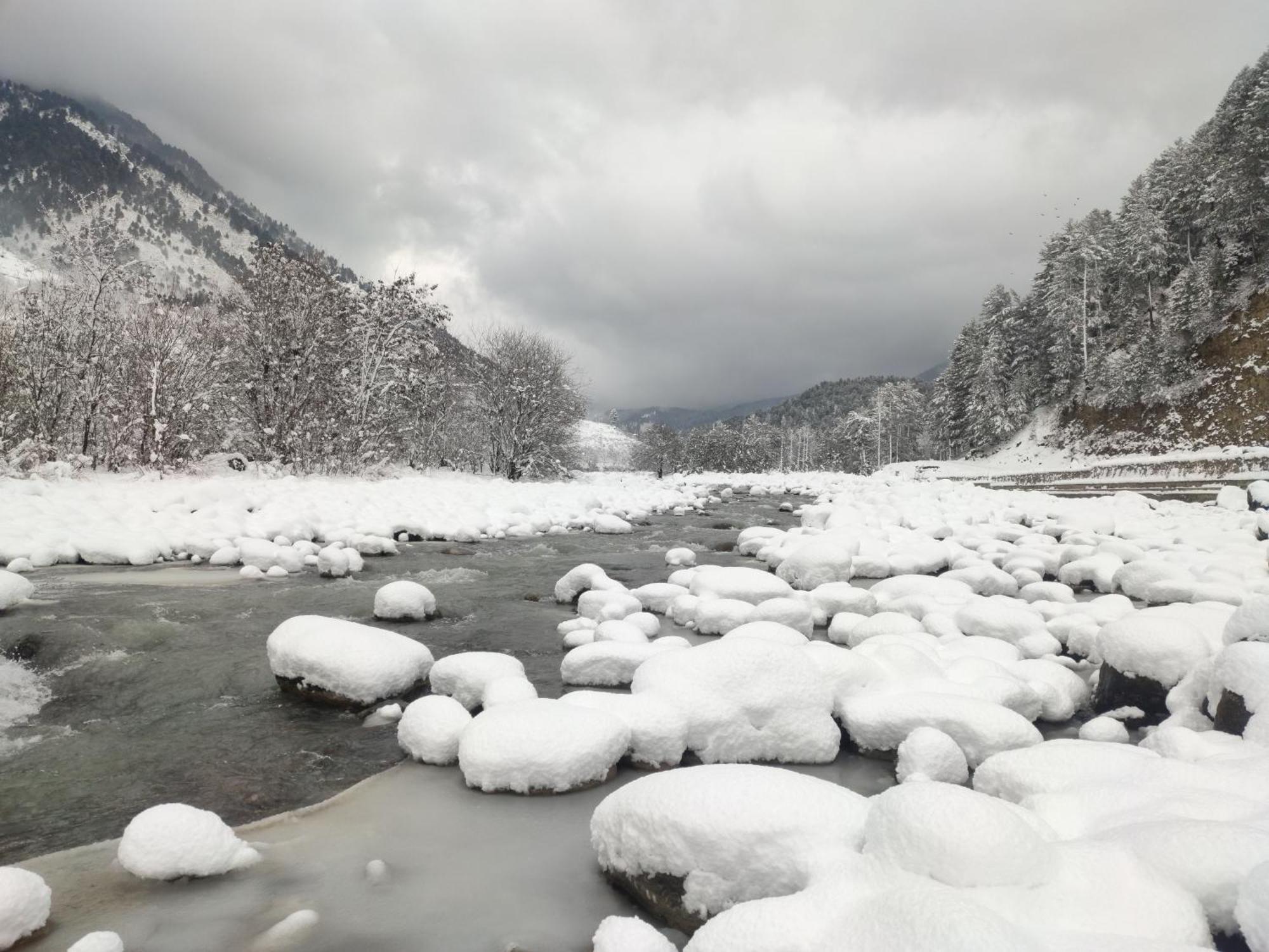 Dream River Resort Pahalgām Екстериор снимка